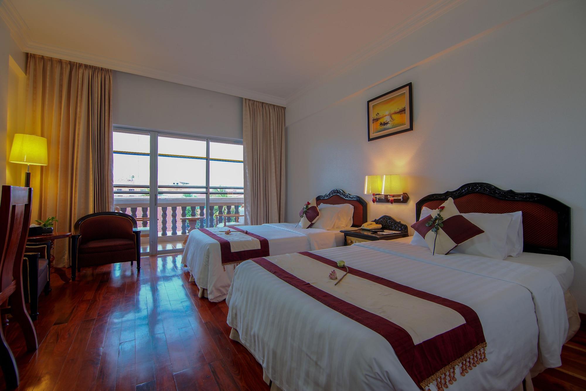 Hotel Somadevi Angkor Resort & Spa Сиемрип Экстерьер фото