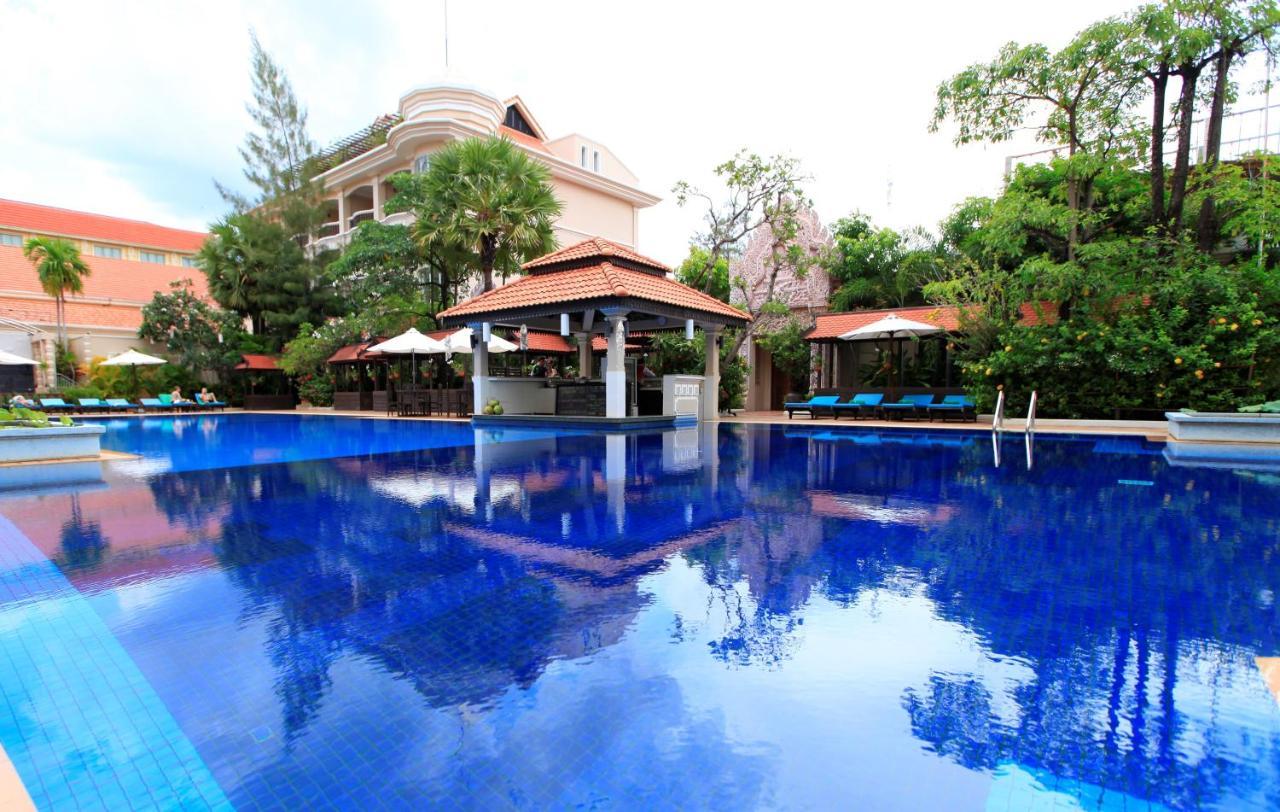 Hotel Somadevi Angkor Resort & Spa Сиемрип Экстерьер фото